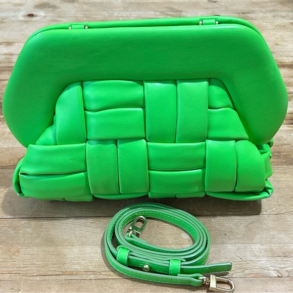 Themoire Tia Mantis Woven Clutch / Crossbody
